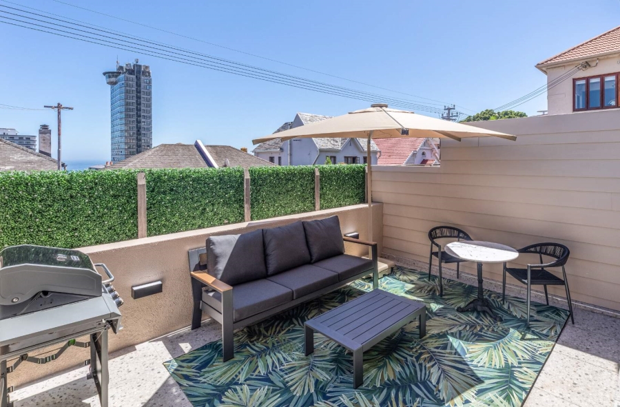 To Let 2 Bedroom Property for Rent in Sea Point Western Cape